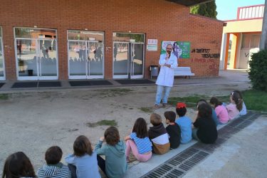 Pupils from La Trama School take part in a soil workshop-2
